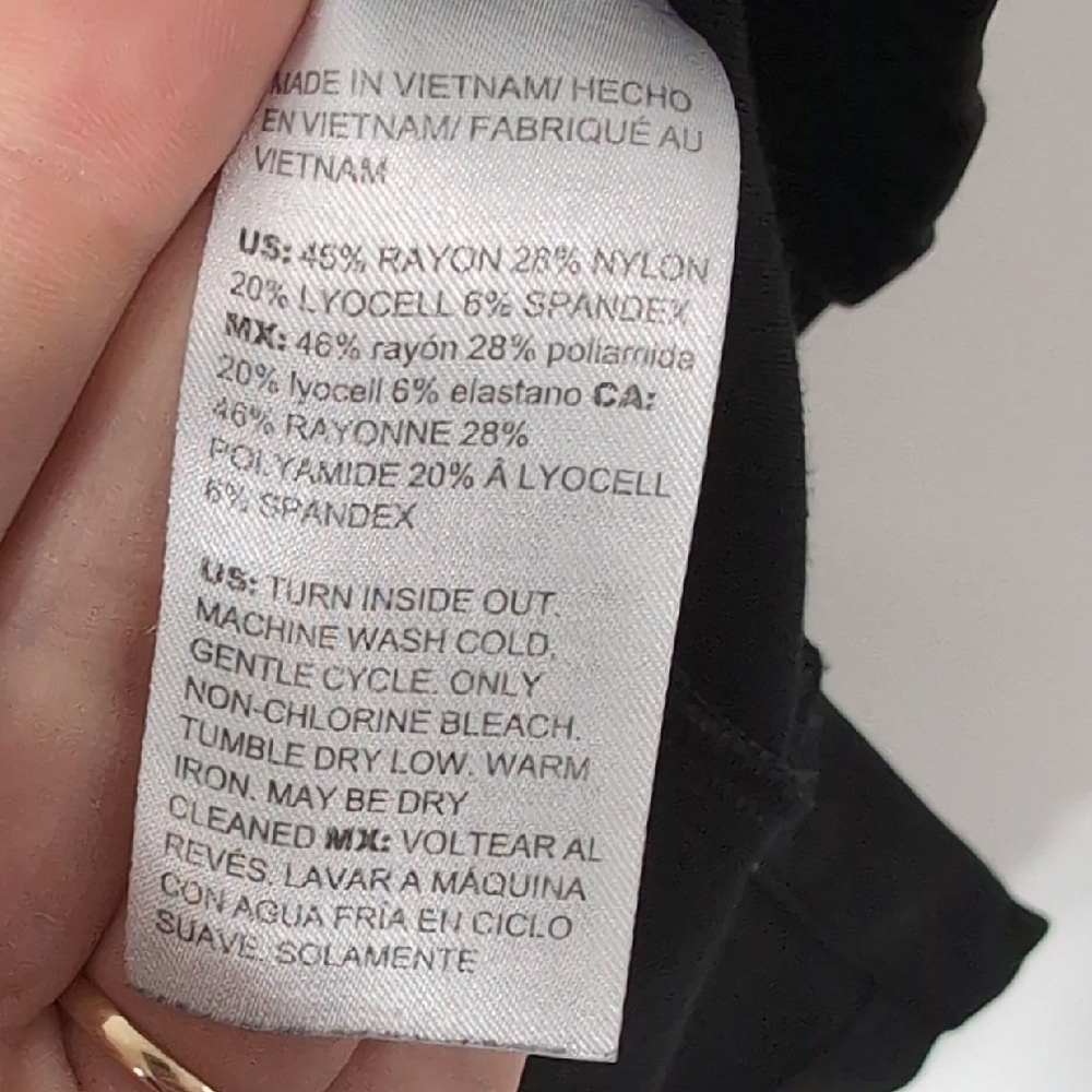 Chico's | Black Relaxed Boxy 3/4 Sleeve Blouse Minimalist Size XL - Picture 6 of 7